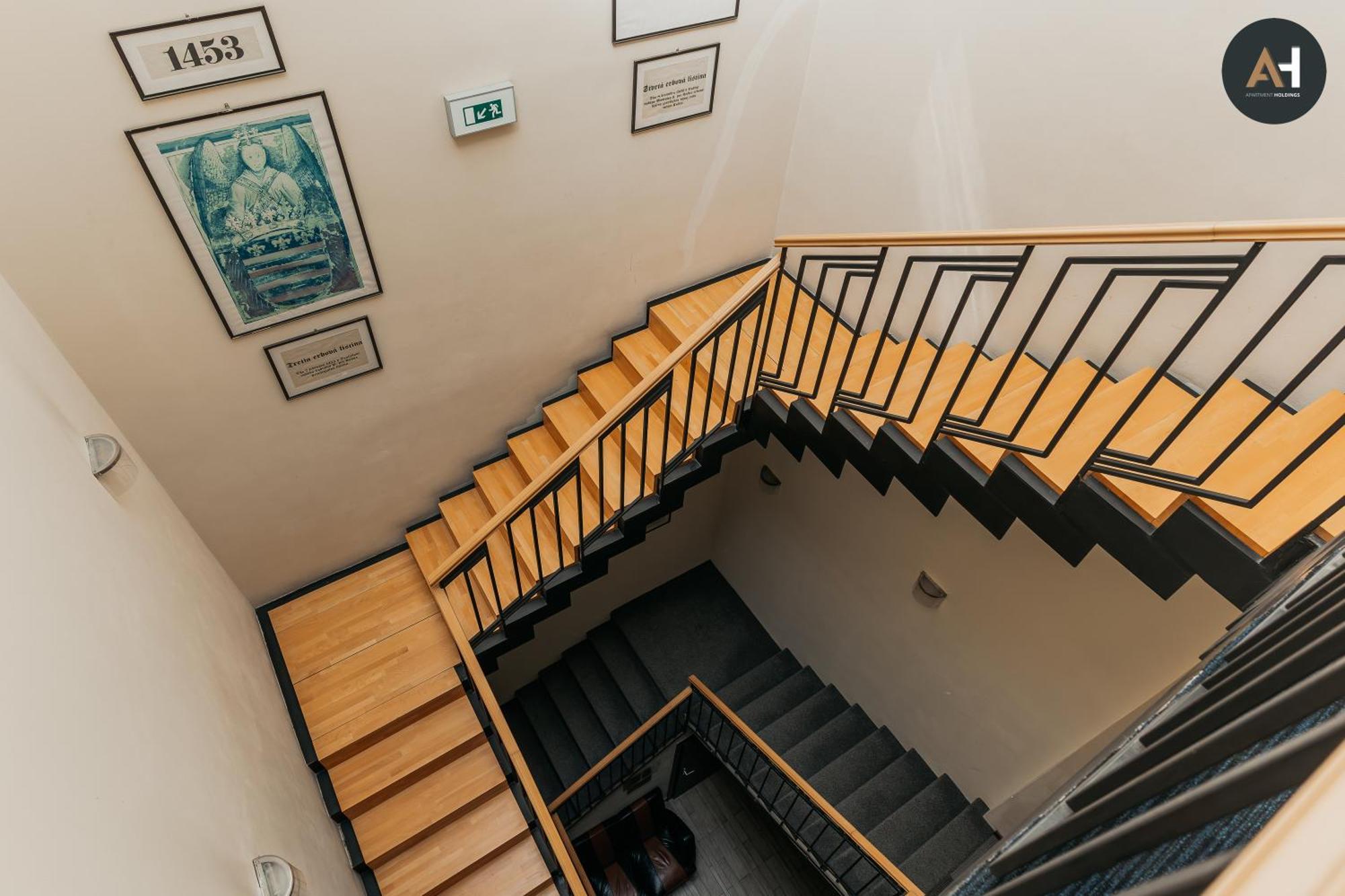 Ah Charlotte City Center Apartment Кошице Экстерьер фото