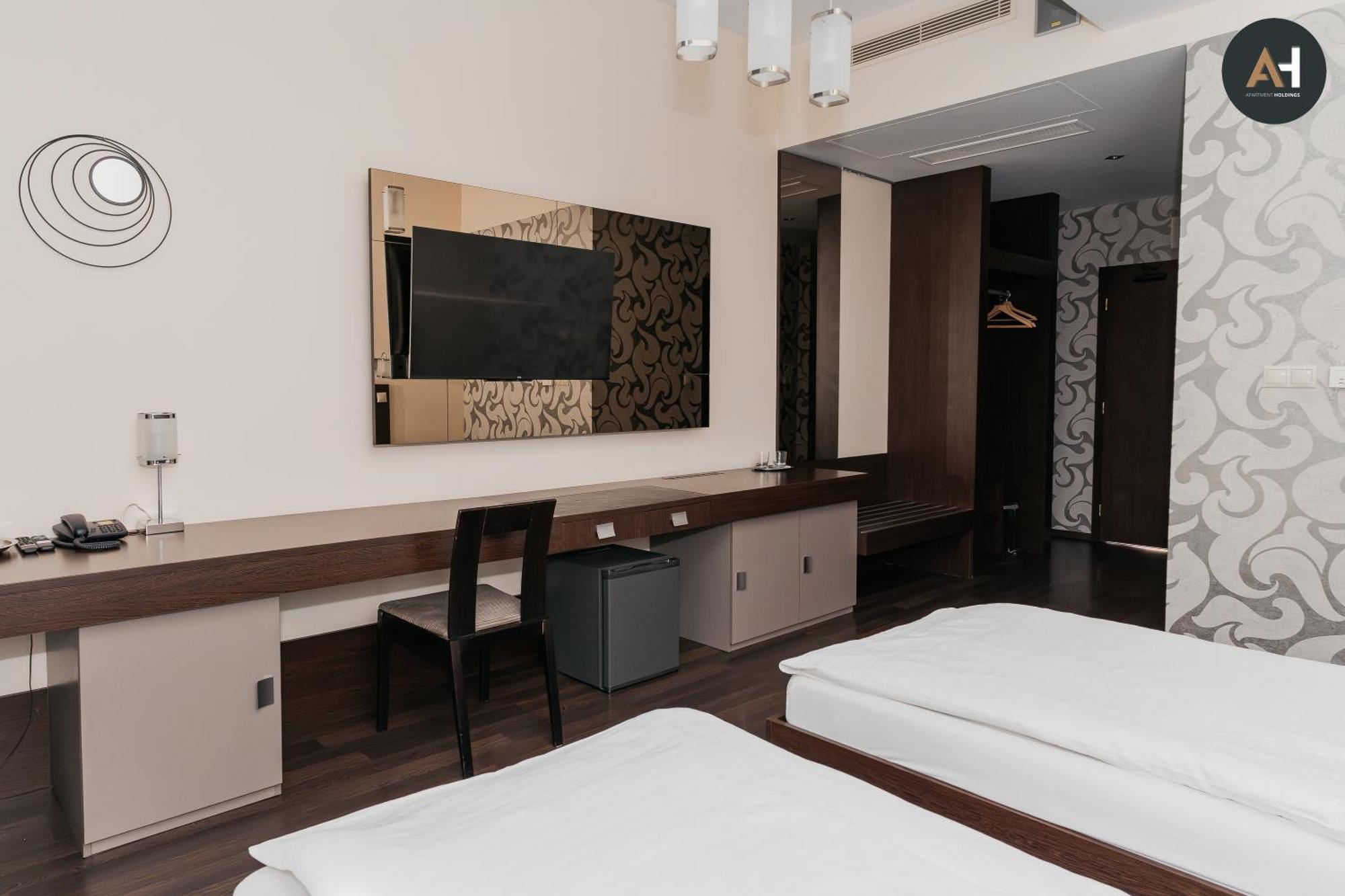 Ah Charlotte City Center Apartment Кошице Экстерьер фото