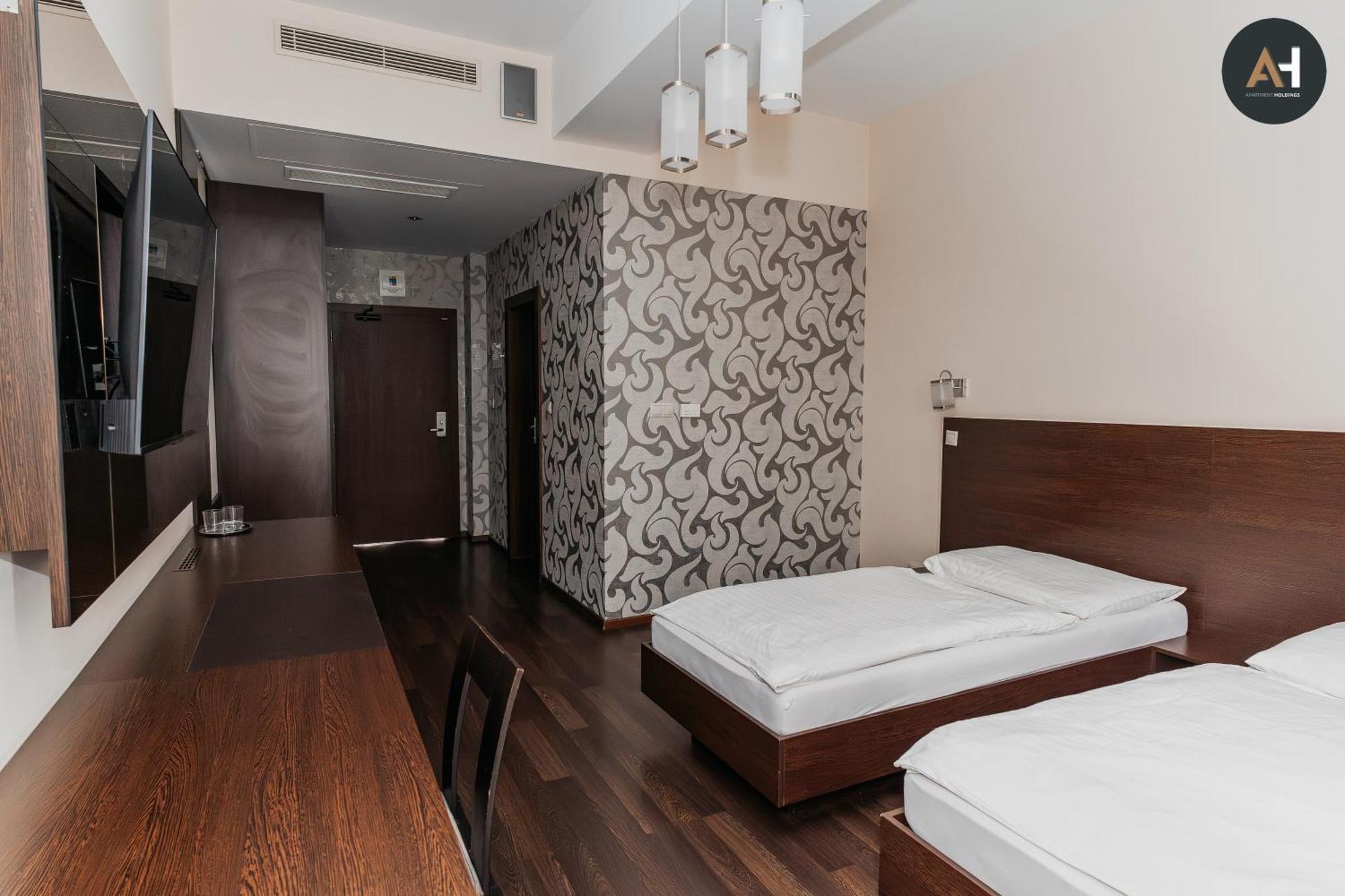 Ah Charlotte City Center Apartment Кошице Экстерьер фото